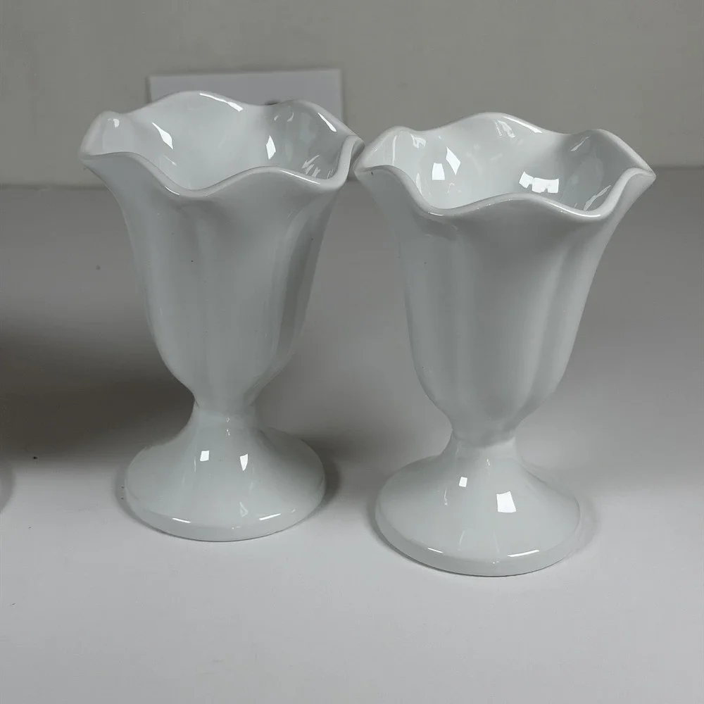 Set of 4 Sur La Table White Porcelain Footed Ice Cream Dessert Bowls Scalloped